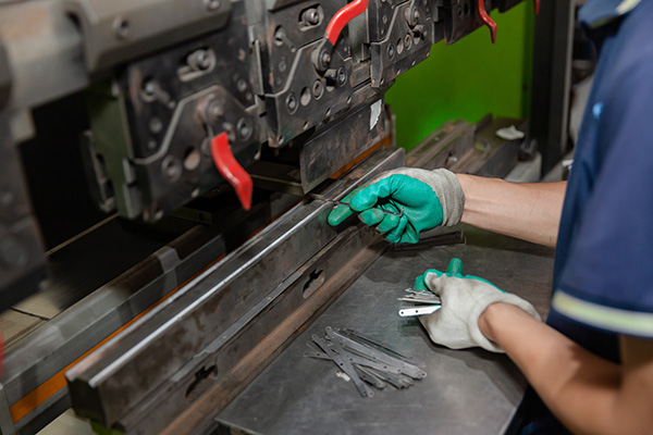 苏州折弯加工在实际实施中有哪些注意事项呢？