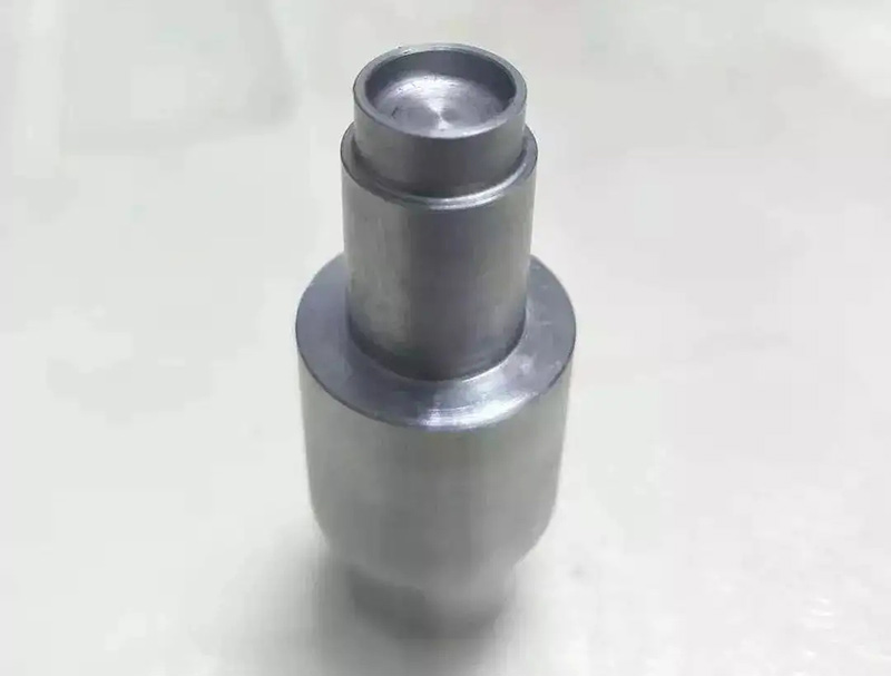 Machined blind hole cleaning